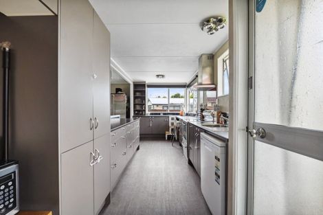 Photo of property in 24 Montjoy Street, Stratford, 4332