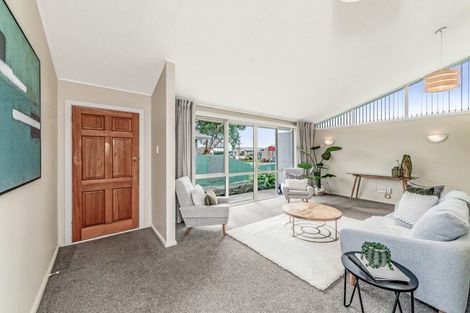 Photo of property in 27 Skerten Avenue, Hornby, Christchurch, 8042