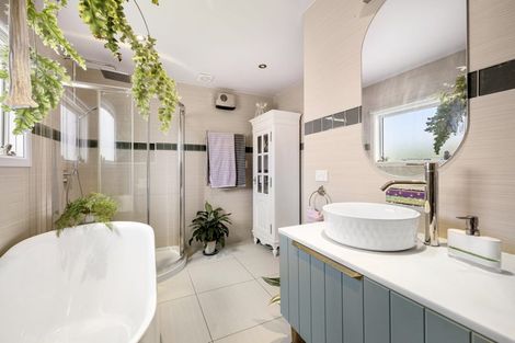 Photo of property in 8 Celia Street, Redcliffs, Christchurch, 8081