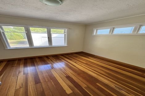Photo of property in 190 Breaker Bay Road, Breaker Bay, Wellington, 6022
