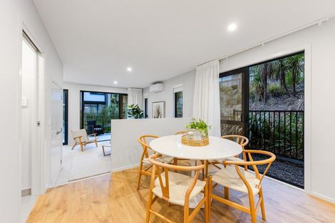 Photo of property in 2e Nerita Place, Long Bay, Auckland, 0630