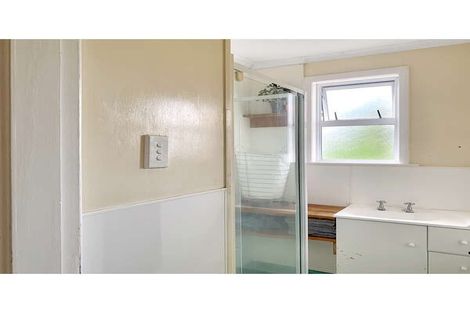 Photo of property in 49 Goldsmith Crescent, Levin, 5510