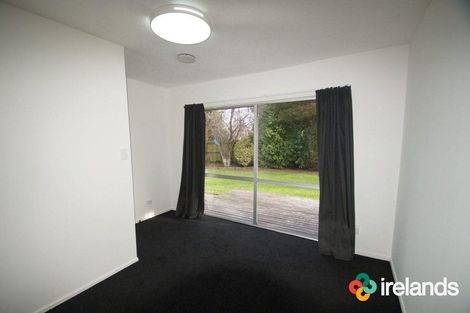 Photo of property in 6a Auburn Avenue, Upper Riccarton, Christchurch, 8041