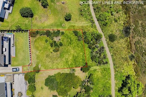 Photo of property in 38a Rewarewa Road, Te Atatu Peninsula, Auckland, 0610