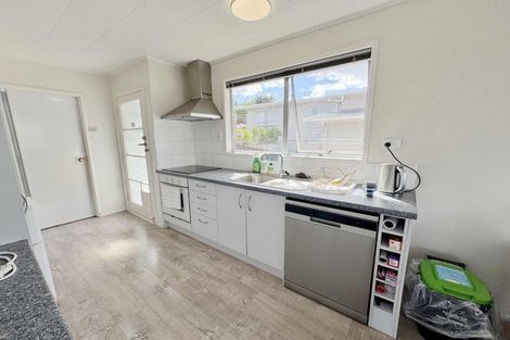 Photo of property in 21 Longreach Drive, Sunnyvale, Auckland, 0612