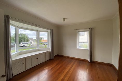 Photo of property in 22 Niccol Avenue, Narrow Neck, Auckland, 0624