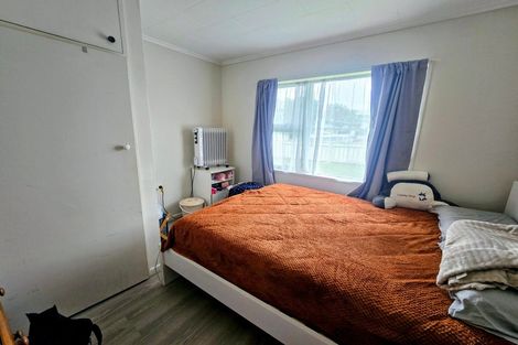 Photo of property in 3 Seddon Street, Takaro, Palmerston North, 4412