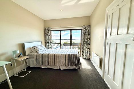 Photo of property in 18 Mount Pleasant Road, Mount Pleasant, Christchurch, 8081