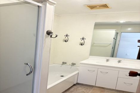 Photo of property in 1/801 Hastings Street North, Hastings, 4122