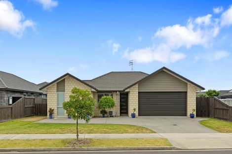 Photo of property in 14 Ponga Place, Papamoa Beach, Papamoa, 3118