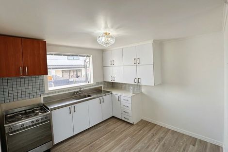 Photo of property in 65 Astley Avenue, New Lynn, Auckland, 0600
