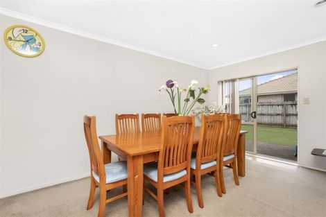 Photo of property in 33 Morewa Place, Takanini, 2112