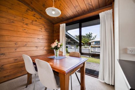 Photo of property in 23 Rospeath Crescent, Spotswood, New Plymouth, 4310