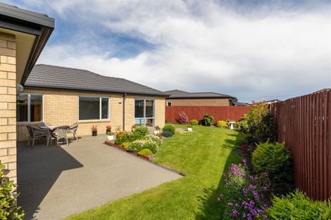 Photo of property in 5 Glenbarr Lane, Broomfield, Christchurch, 8042