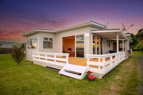 Photo of property in 26 Esplanade Road, Tahawai, 3170