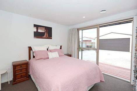 Photo of property in 53 Queen Street, Winton, 9720