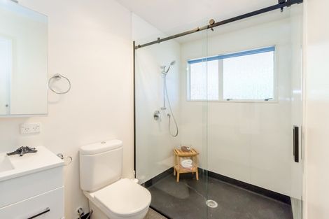 Photo of property in 2a Rewarewa Crescent, Waikanae, 5036