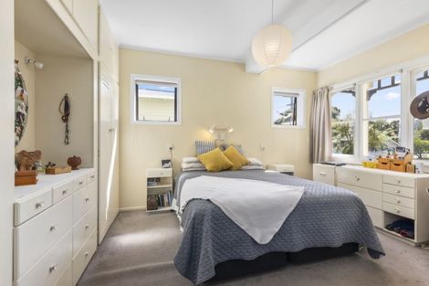 Photo of property in 14 Matipo Street, Eastbourne, Lower Hutt, 5013