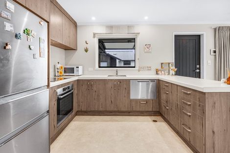 Photo of property in 32u3 Rutherford Street, Chedworth, Hamilton, 3210