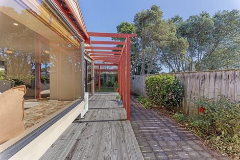 Photo of property in 137 Govett Avenue, Frankleigh Park, New Plymouth, 4310