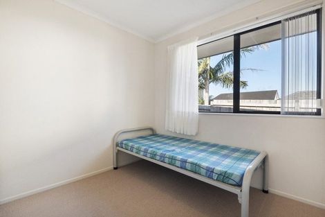 Photo of property in 17 Bundoran Way, Pinehill, Auckland, 0632