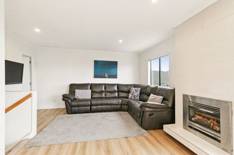 Photo of property in 7b Becker Way, Karori, Wellington, 6012