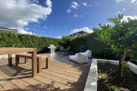 Photo of property in 9 Salisbury Avenue, Terrace End, Palmerston North, 4410