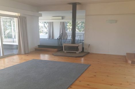 Photo of property in 17 Shanley Crescent, Waiuku, 2123