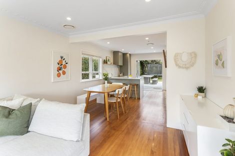 Photo of property in 31 Renata Crescent, Te Atatu Peninsula, Auckland, 0610