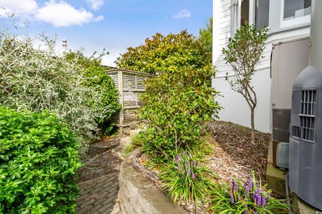 Photo of property in 19 Selwyn Terrace, Thorndon, Wellington, 6011