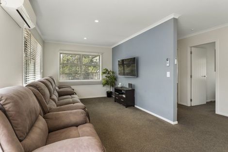Photo of property in 15 Kingi Te Ahoaho Place, Otaki, 5512
