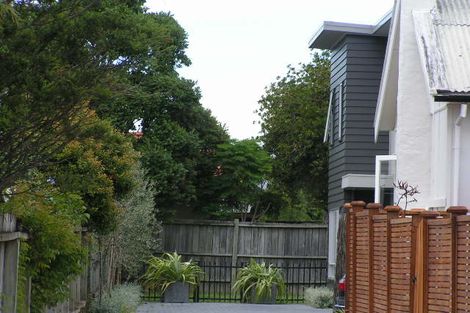 Photo of property in 2/92 Eversleigh Road, Belmont, Auckland, 0622