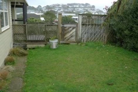 Photo of property in 60 Stewart Drive, Newlands, Wellington, 6037