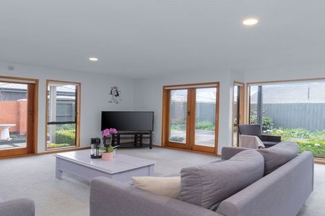 Photo of property in 52 Arlington Street, Burnside, Christchurch, 8053