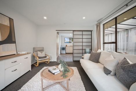 Photo of property in 32 Prestons Road, Redwood, Christchurch, 8051