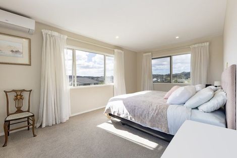 Photo of property in 64 Pohutukawa Parade, Riverhead, 0820