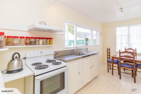 Photo of property in 32 Petherick Street, Taita, Lower Hutt, 5011