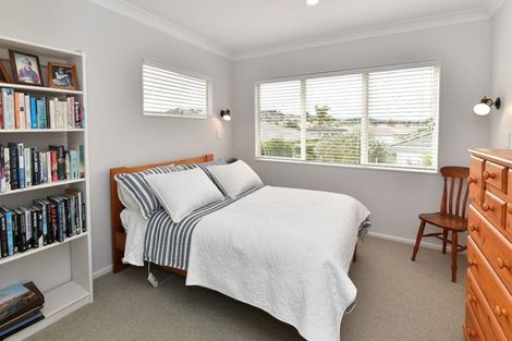 Photo of property in 168 Lakeside Drive, Orewa, 0931