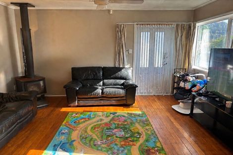 Photo of property in 13 Tapsell Road, Fairy Springs, Rotorua, 3015