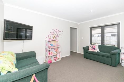 Photo of property in 115 Saint James Drive, Huntington, Hamilton, 3210