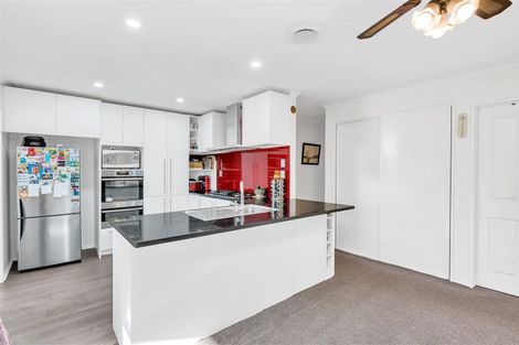 Photo of property in 14 Cyclamen Road, Mangere, Auckland, 2022