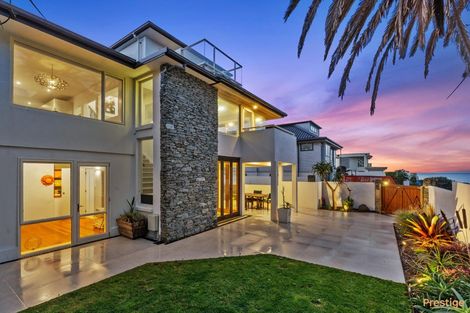 Photo of property in 22 Tiri Road, Milford, Auckland, 0620