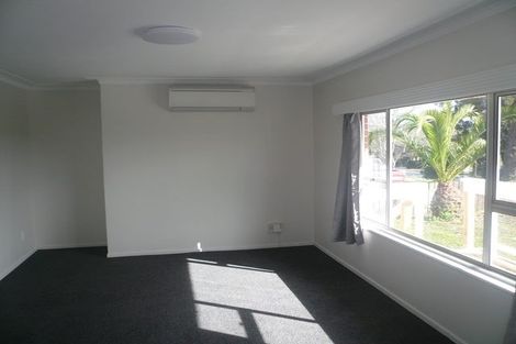 Photo of property in 43 Edmonton Road, Henderson, Auckland, 0612
