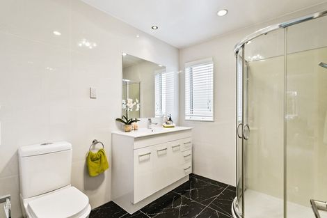 Photo of property in 311b Great North Road, Henderson, Auckland, 0612