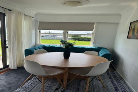 Photo of property in 152 Ennis Avenue, Pakuranga Heights, Auckland, 2010