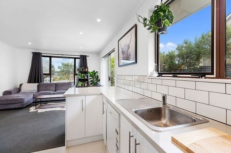 Photo of property in 27 Akaroa Drive, Maupuia, Wellington, 6022