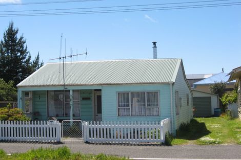 Photo of property in 5 Fonblanque Street, Westport, 7825