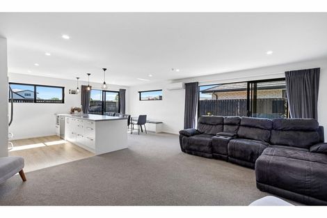 Photo of property in 22 Luxembourg Crescent, Halswell, Christchurch, 8025
