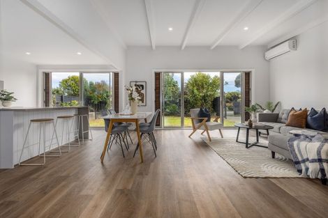 Photo of property in 92 Michael Road, Paraparaumu Beach, Paraparaumu, 5032