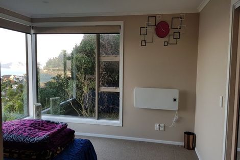 Photo of property in 6b Sunhaven Drive, Newlands, Wellington, 6037